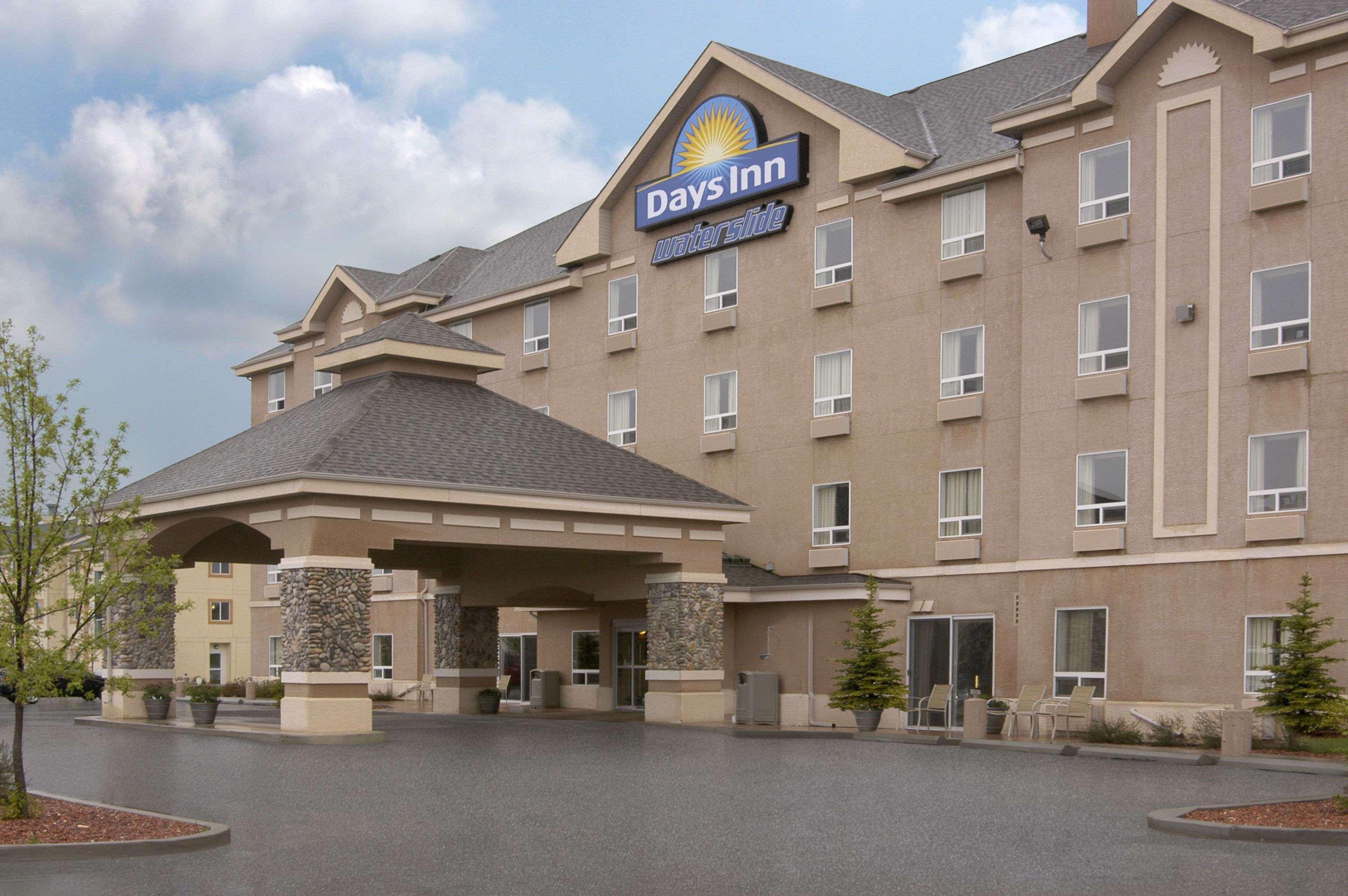 Days Inn By Wyndham Red Deer Exteriör bild